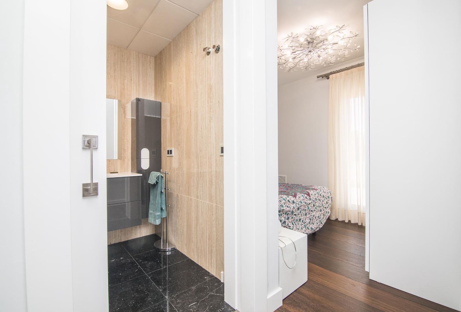 4 soveværelse Villa til salg i Arenales del Sol med swimmingpool garage - € 1.700.000 (Ref: 9502627)