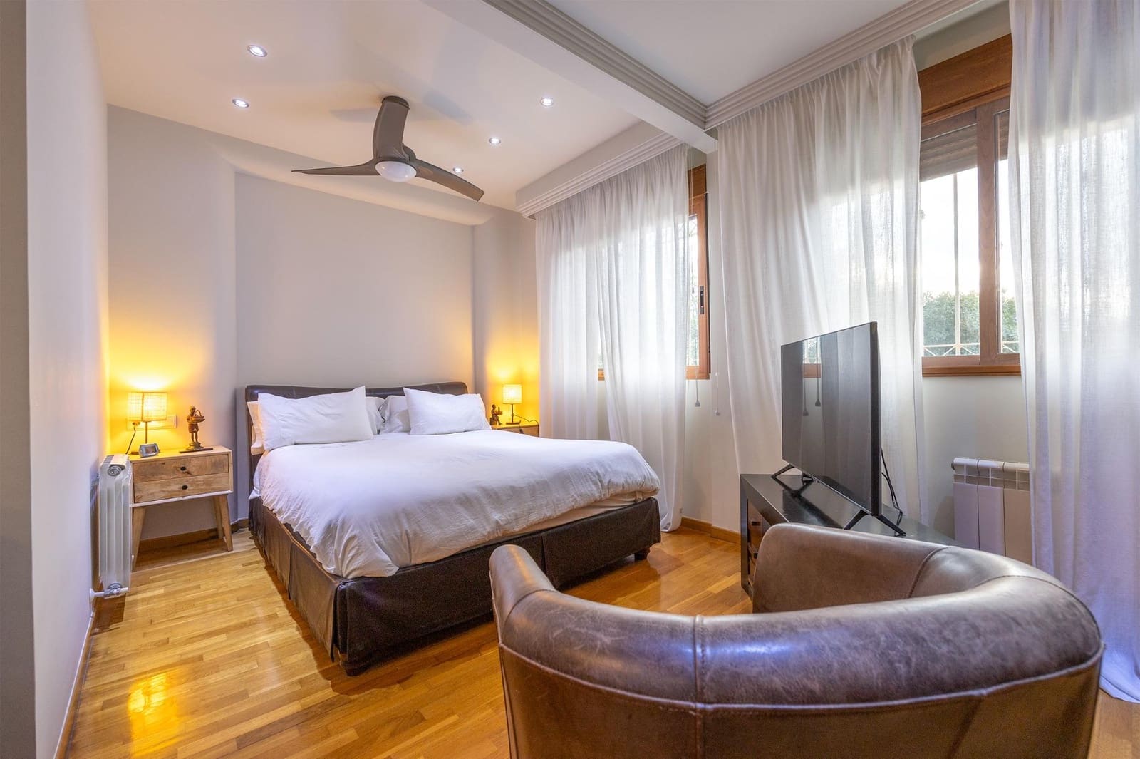 5 soveværelse Villa til salg i Alicante by med swimmingpool garage - € 1.295.000 (Ref: 9502634)