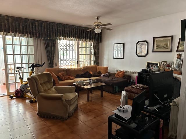 4 Zimmer Reihenhaus zu verkaufen in Playa de San Juan, Alicante / Alacant Stadt mit Pool Garage - 499.000 € (Ref: 9502638)