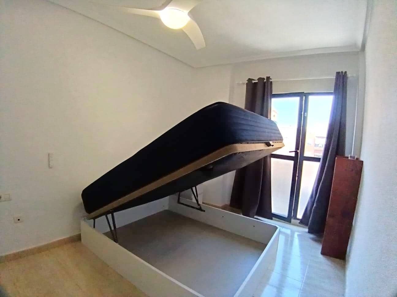 4 Zimmer Apartment zu vermieten in Orihuela - 300 € (Ref: 9502708)