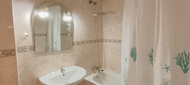 4 Zimmer Apartment zu vermieten in Orihuela - 300 € (Ref: 9502708)
