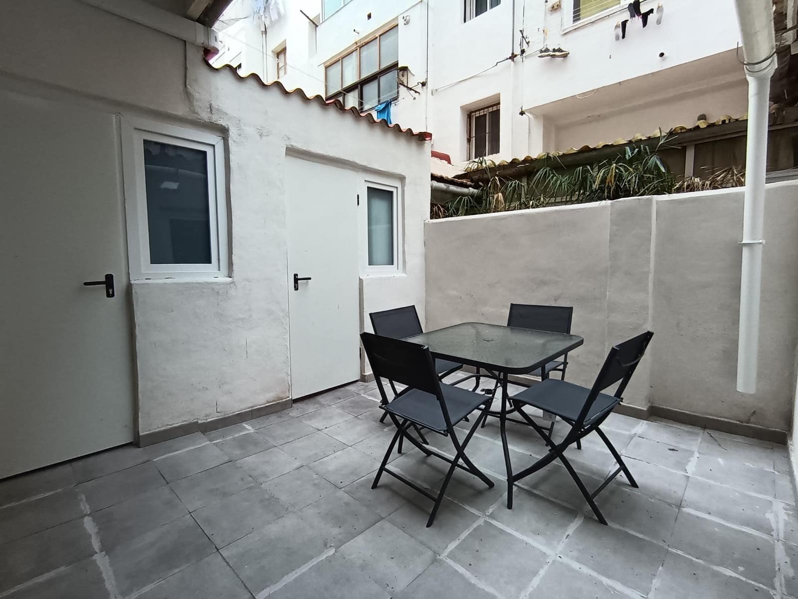 3 bedroom Apartment for rent in Alicante / Alacant city - € 300 (Ref: 9502709)