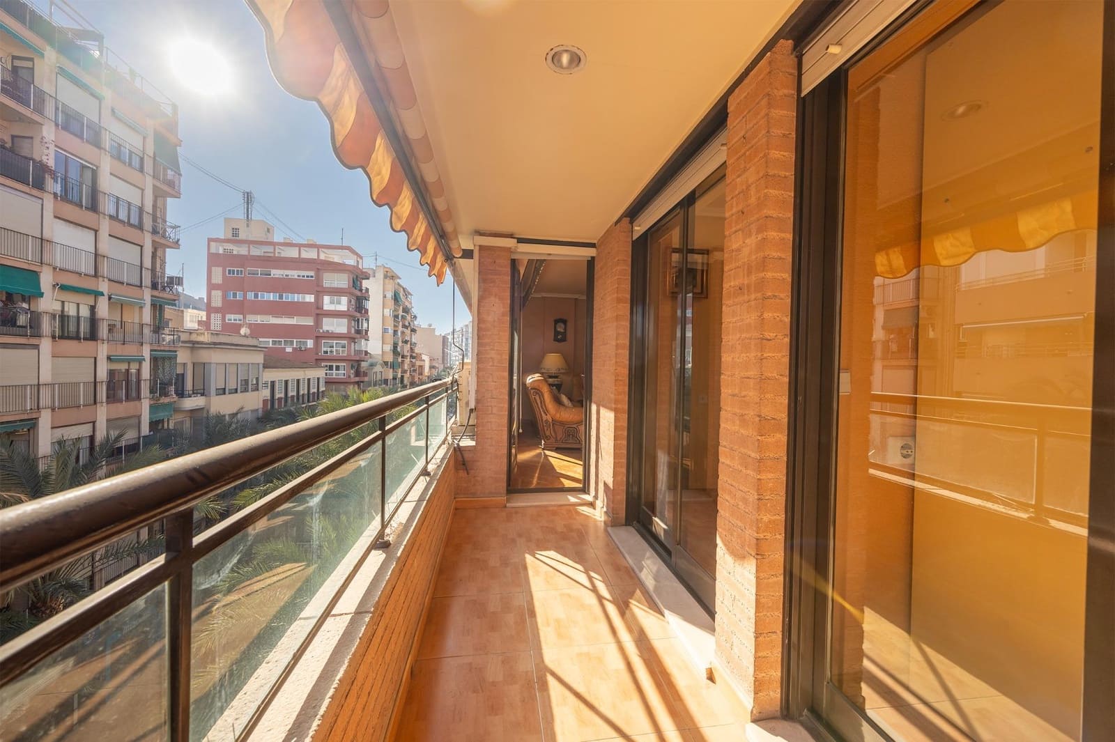 4 makuuhuone Asunto myytävänä paikassa Alicante kaupunki mukana 
autotalli - 425 000 € (Ref: 9504493)