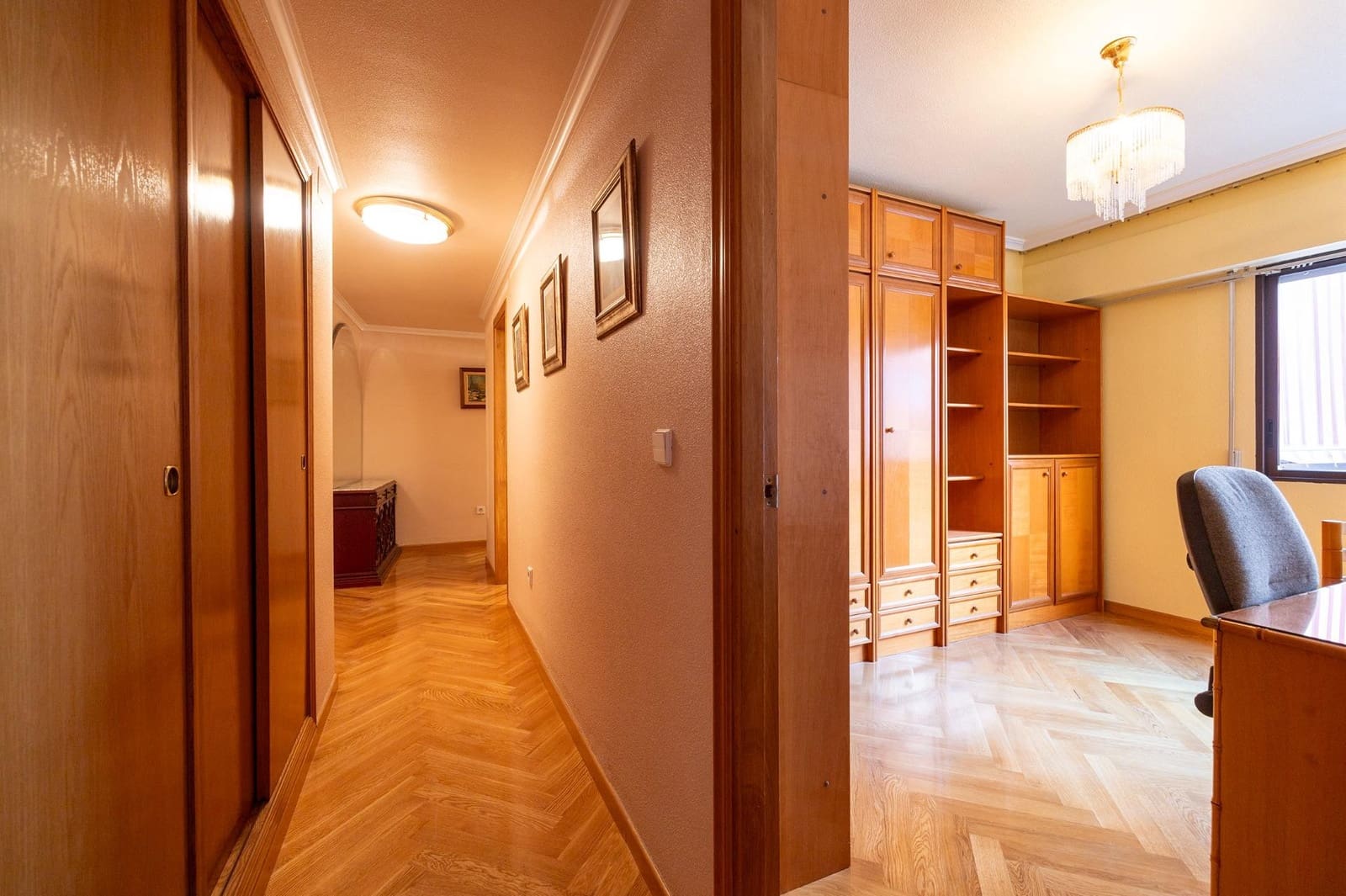 4 makuuhuone Asunto myytävänä paikassa Alicante kaupunki mukana 
autotalli - 425 000 € (Ref: 9504493)