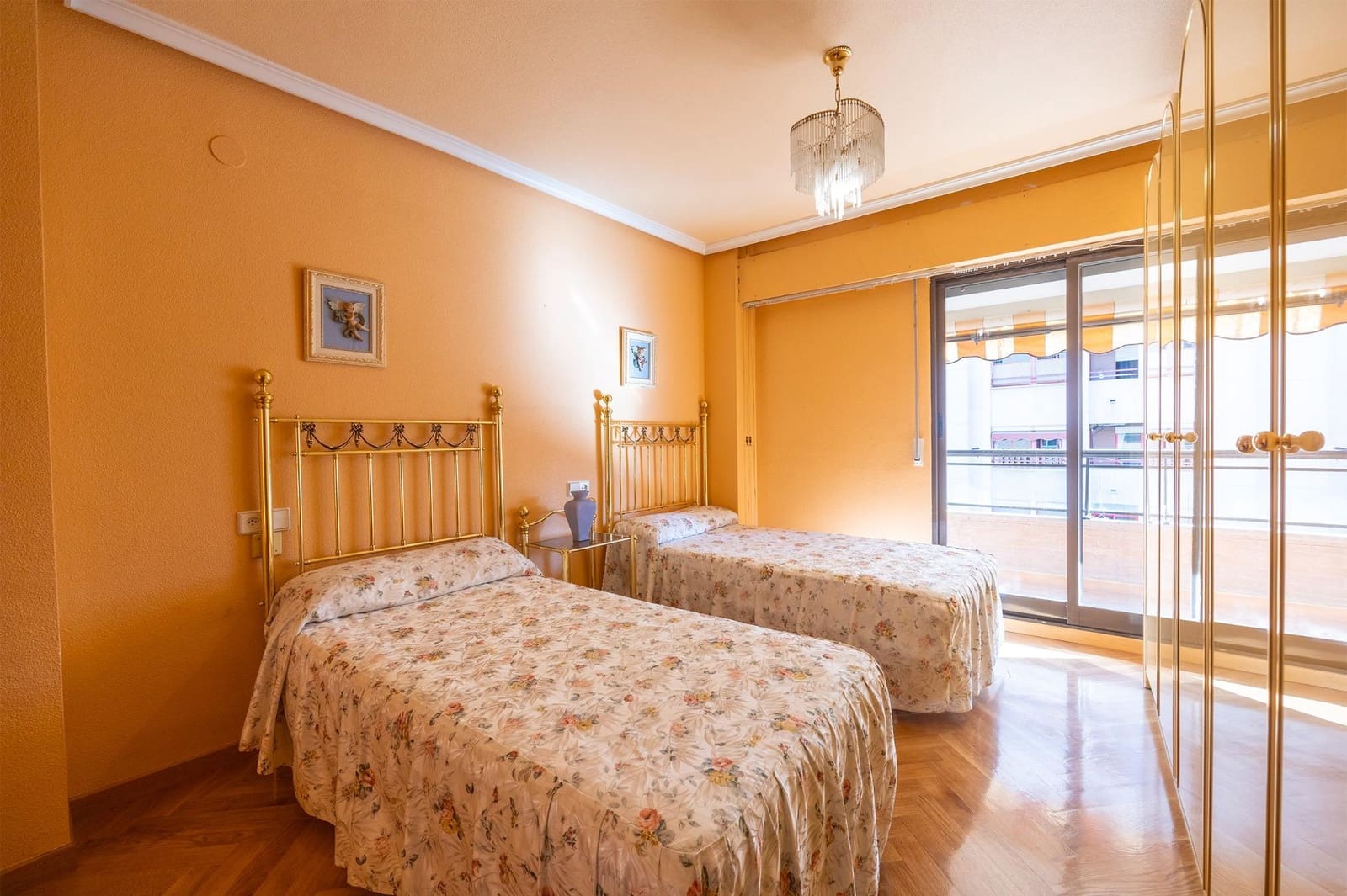 4 makuuhuone Asunto myytävänä paikassa Alicante kaupunki mukana 
autotalli - 425 000 € (Ref: 9504493)