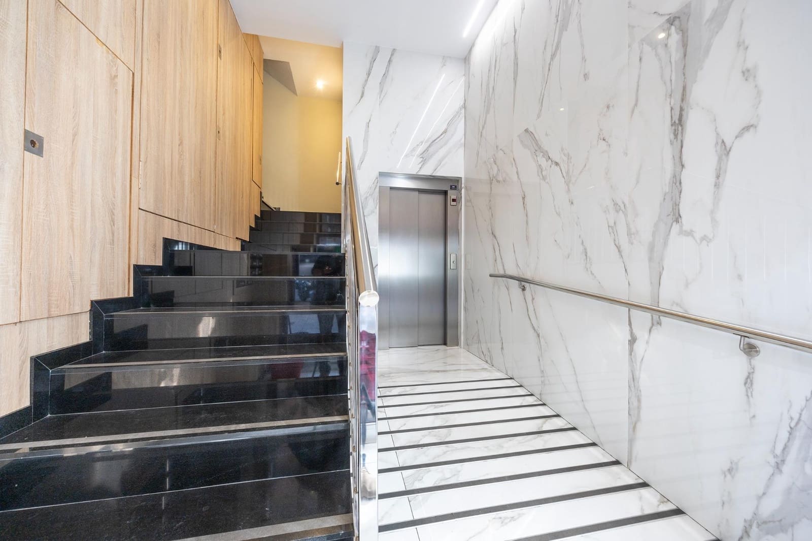 4 makuuhuone Asunto myytävänä paikassa Alicante kaupunki mukana 
autotalli - 425 000 € (Ref: 9504493)