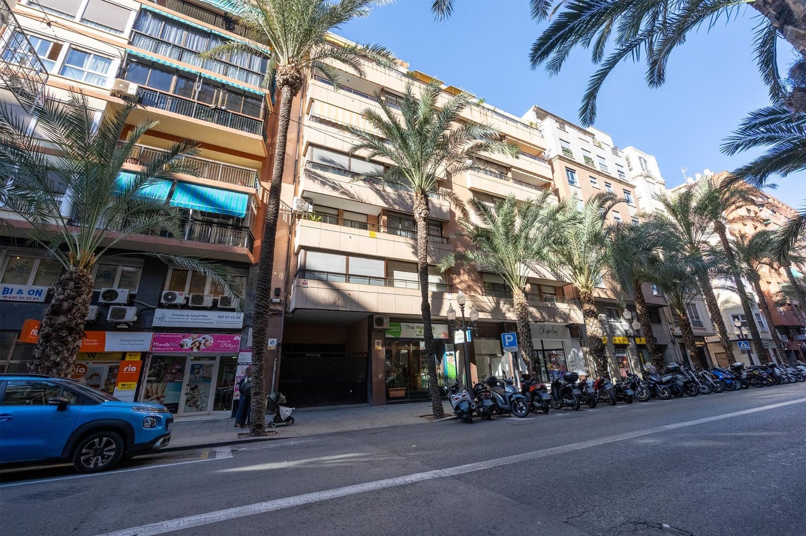 4 makuuhuone Asunto myytävänä paikassa Alicante kaupunki mukana 
autotalli - 425 000 € (Ref: 9504493)