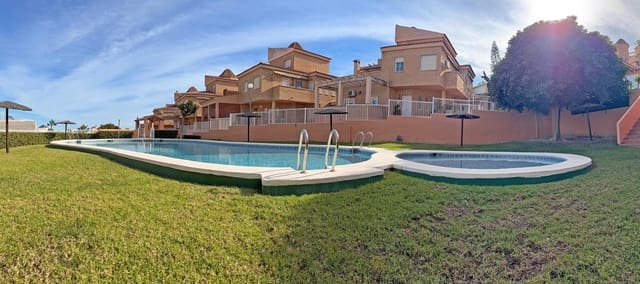 5 makuuhuone Huvila myytävänä paikassa Playa de San Juan, Alicante kaupunki mukana uima-altaan 
autotalli - 825 000 € (Ref: 9513602)