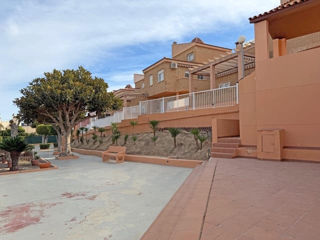 5 makuuhuone Huvila myytävänä paikassa Playa de San Juan, Alicante kaupunki mukana uima-altaan 
autotalli - 825 000 € (Ref: 9513602)