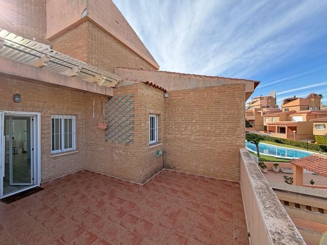 5 makuuhuone Huvila myytävänä paikassa Playa de San Juan, Alicante kaupunki mukana uima-altaan 
autotalli - 825 000 € (Ref: 9513602)