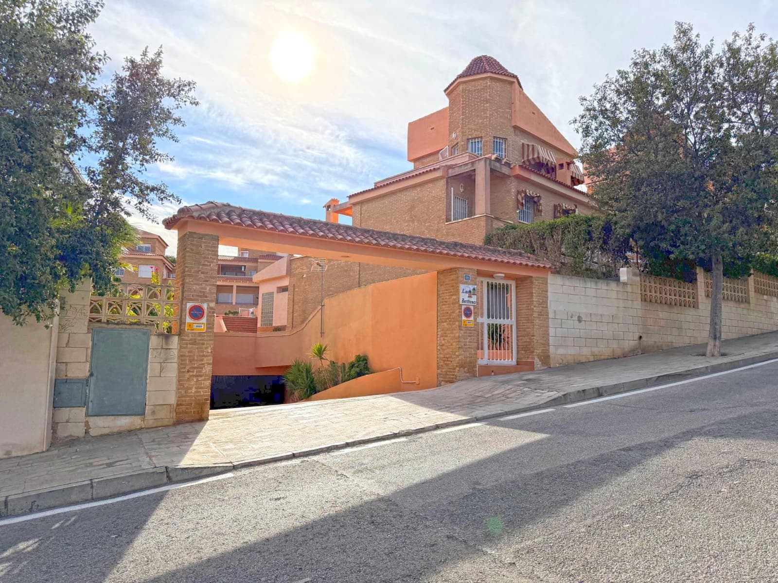 5 makuuhuone Huvila myytävänä paikassa Playa de San Juan mukana uima-altaan 
autotalli - 825 000 € (Ref: 9513602)