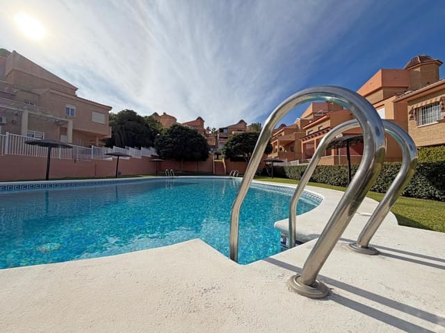 5 makuuhuone Huvila myytävänä paikassa Playa de San Juan, Alicante kaupunki mukana uima-altaan 
autotalli - 825 000 € (Ref: 9513602)