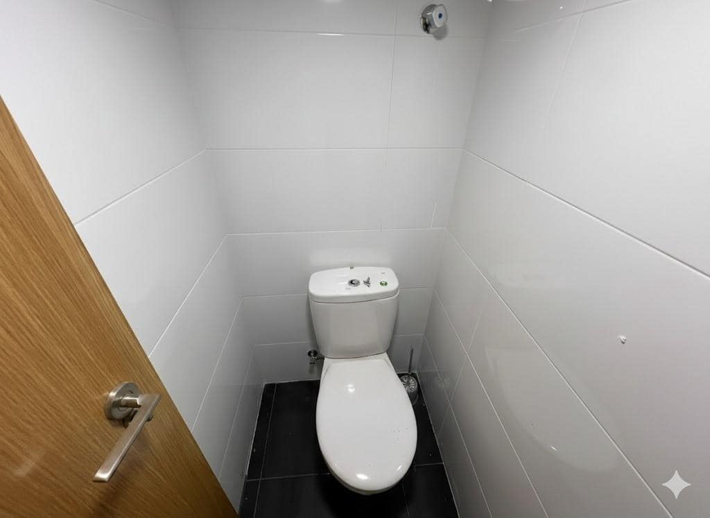 Commercieel te koop in Elda - € 135.000 (Ref: 9519218)