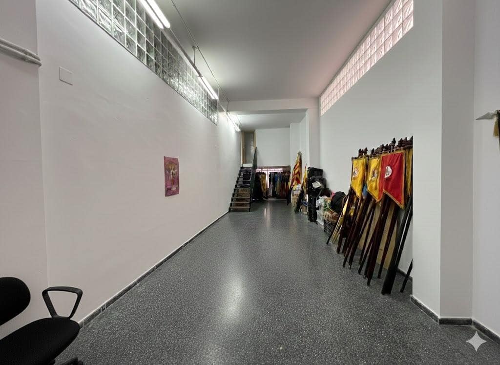 Commercieel te koop in Elda - € 135.000 (Ref: 9519218)