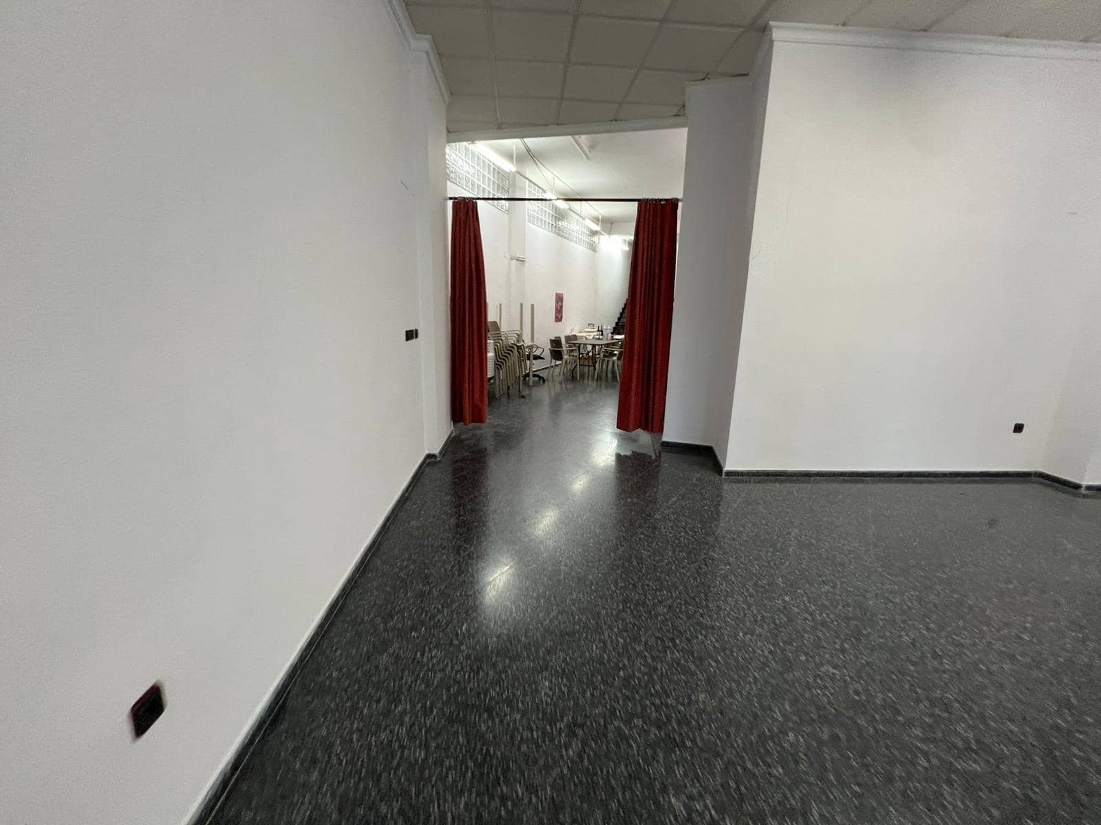 Commercieel te koop in Elda - € 135.000 (Ref: 9519218)