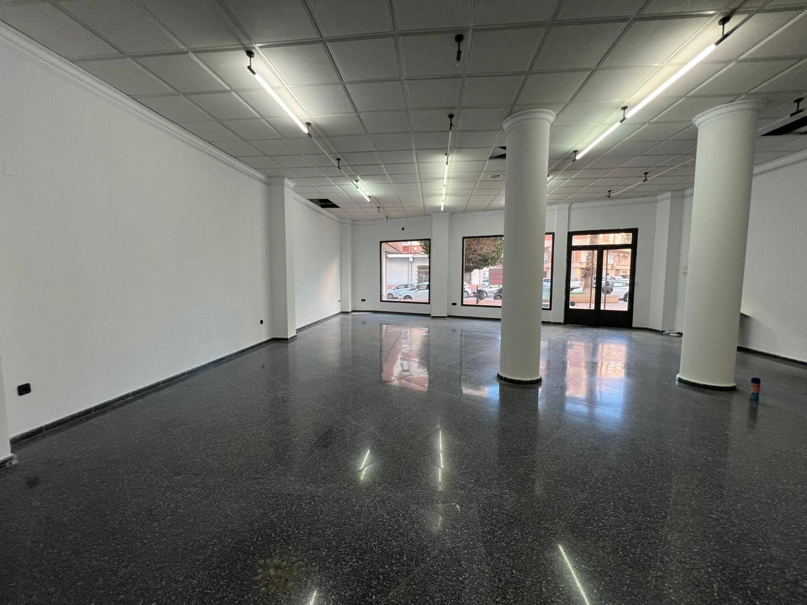 Commercieel te koop in Elda - € 135.000 (Ref: 9519218)