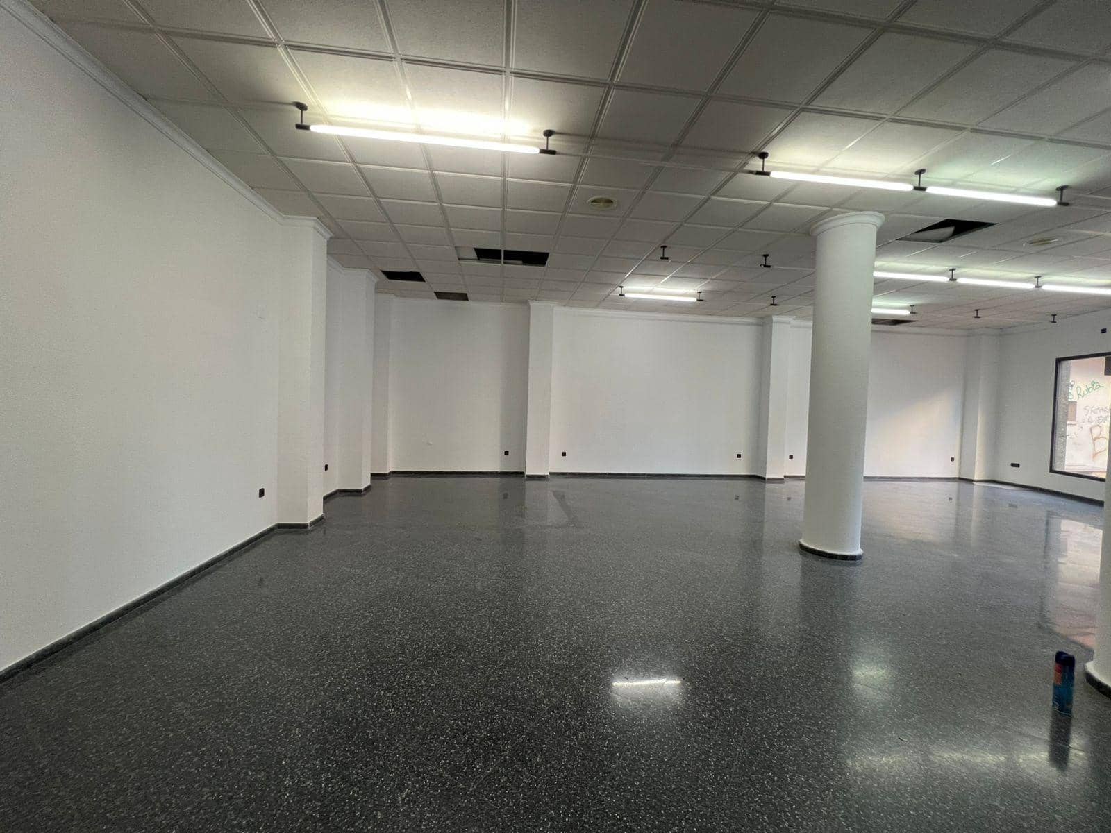 Commercieel te koop in Elda - € 135.000 (Ref: 9519218)