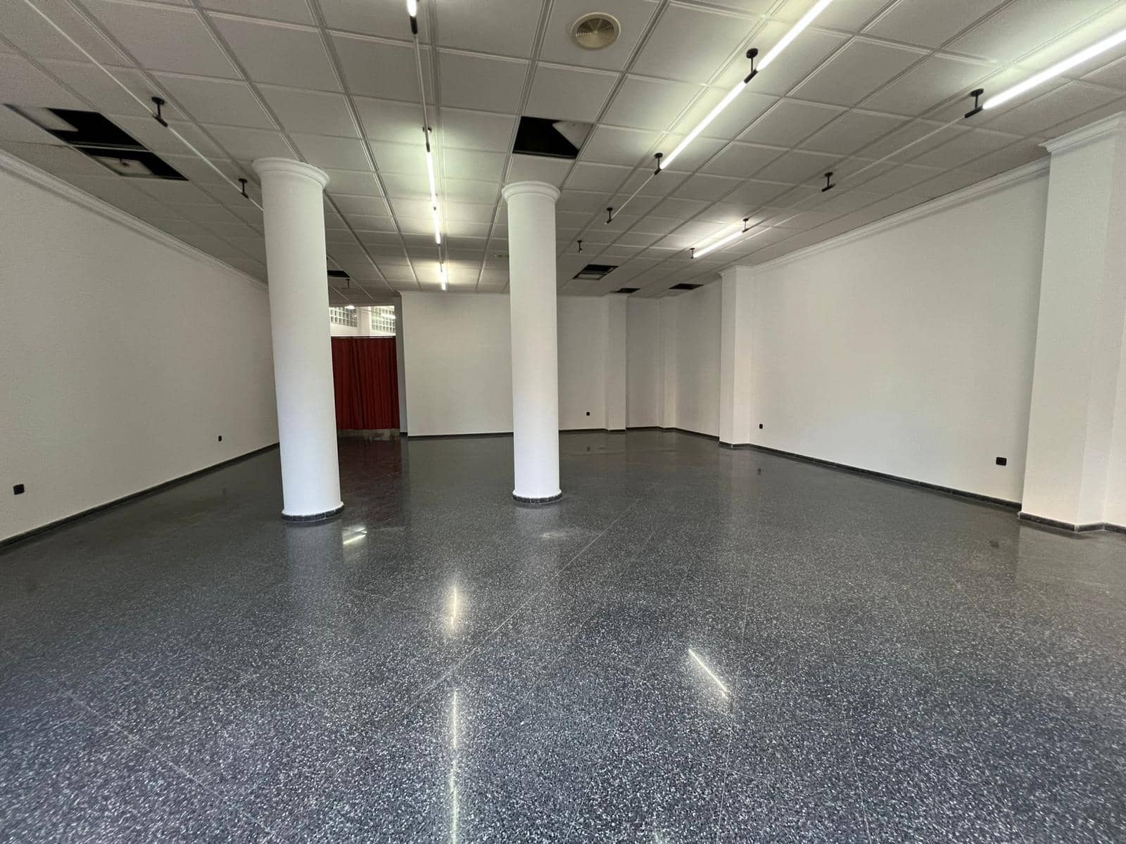 Commercieel te koop in Elda - € 135.000 (Ref: 9519218)