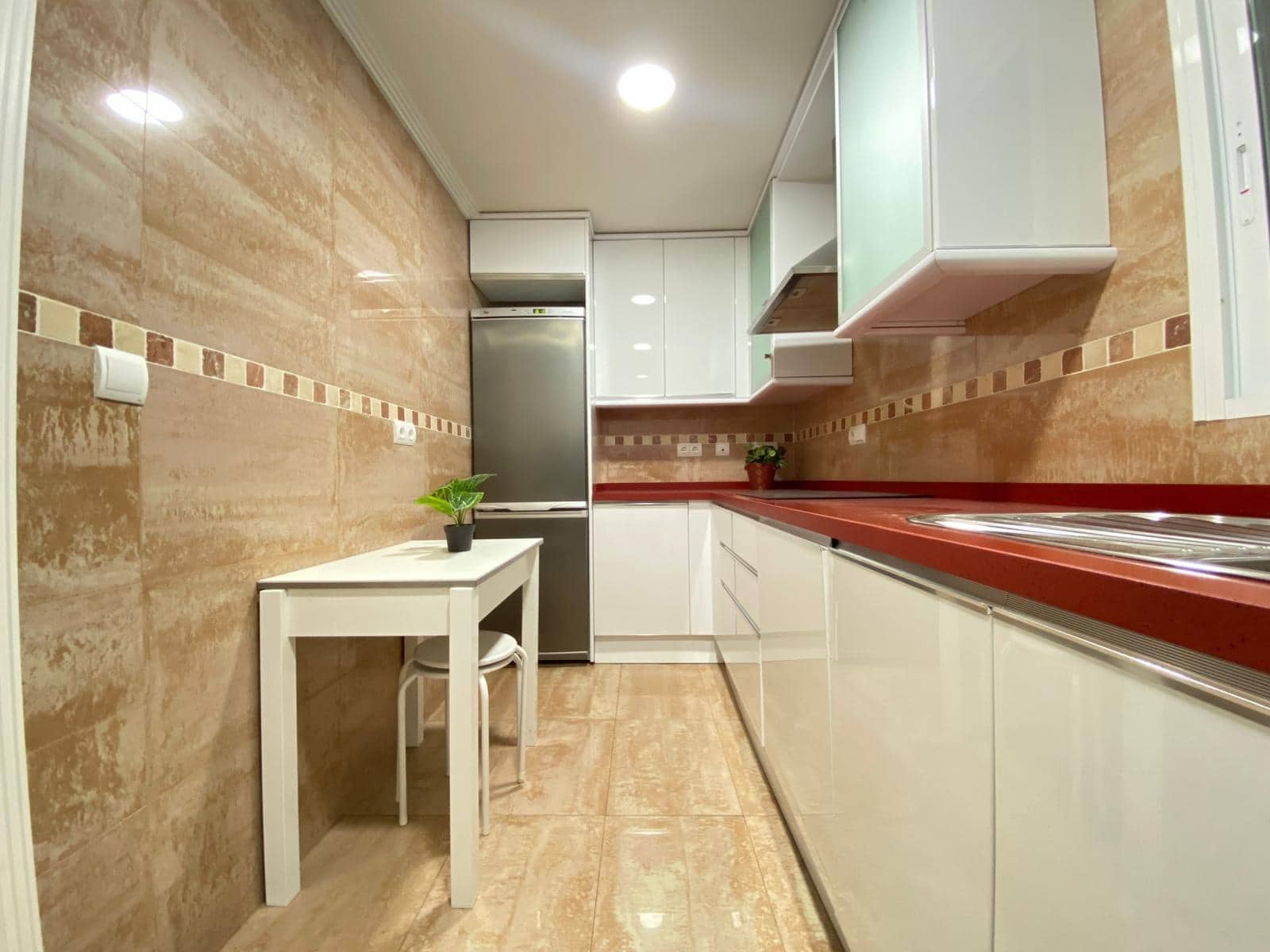 4 makuuhuone Asunto myytävänä paikassa Alicante kaupunki mukana 
autotalli - 350 000 € (Ref: 9519219)