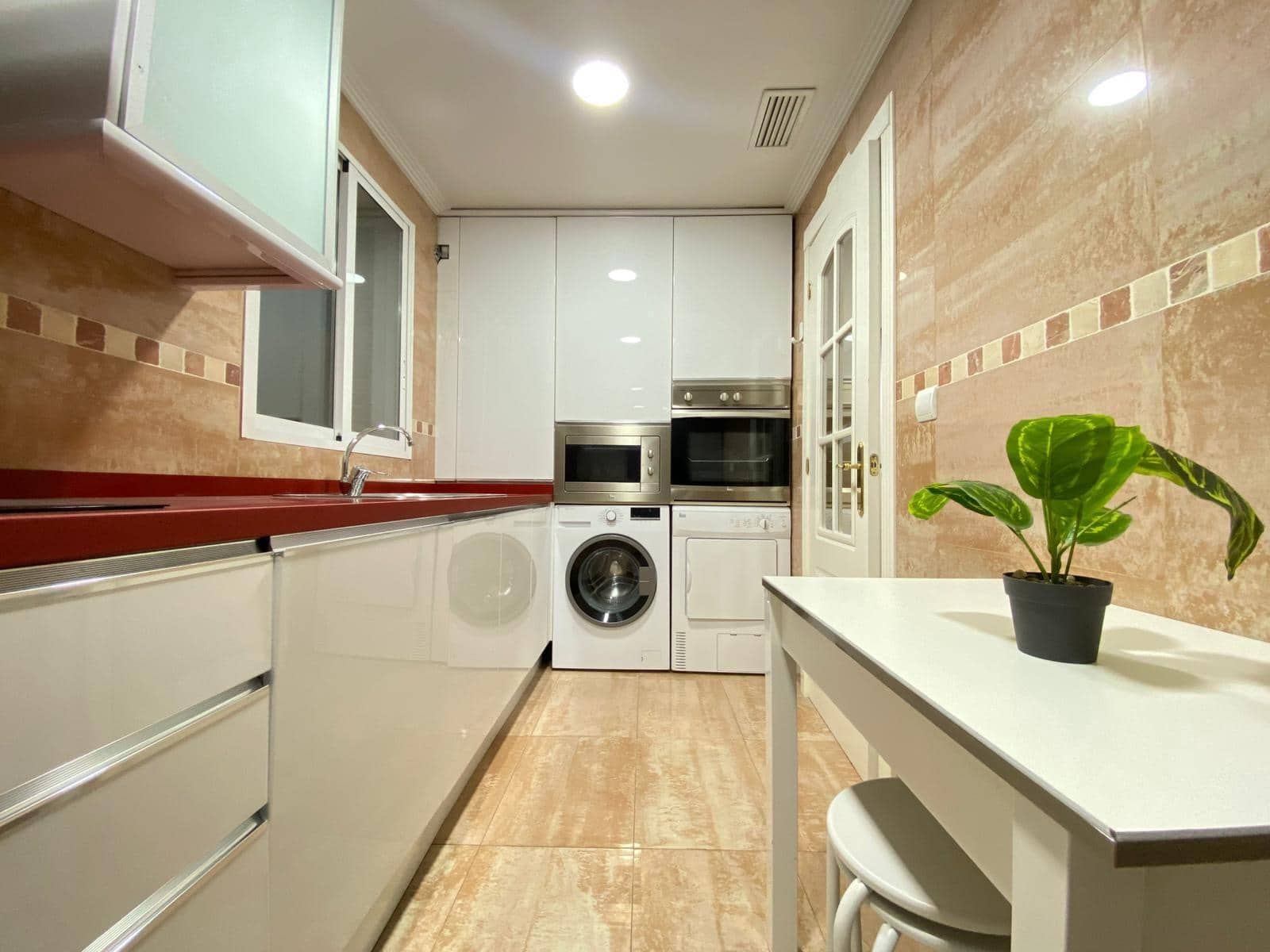 4 makuuhuone Asunto myytävänä paikassa Alicante kaupunki mukana 
autotalli - 350 000 € (Ref: 9519219)