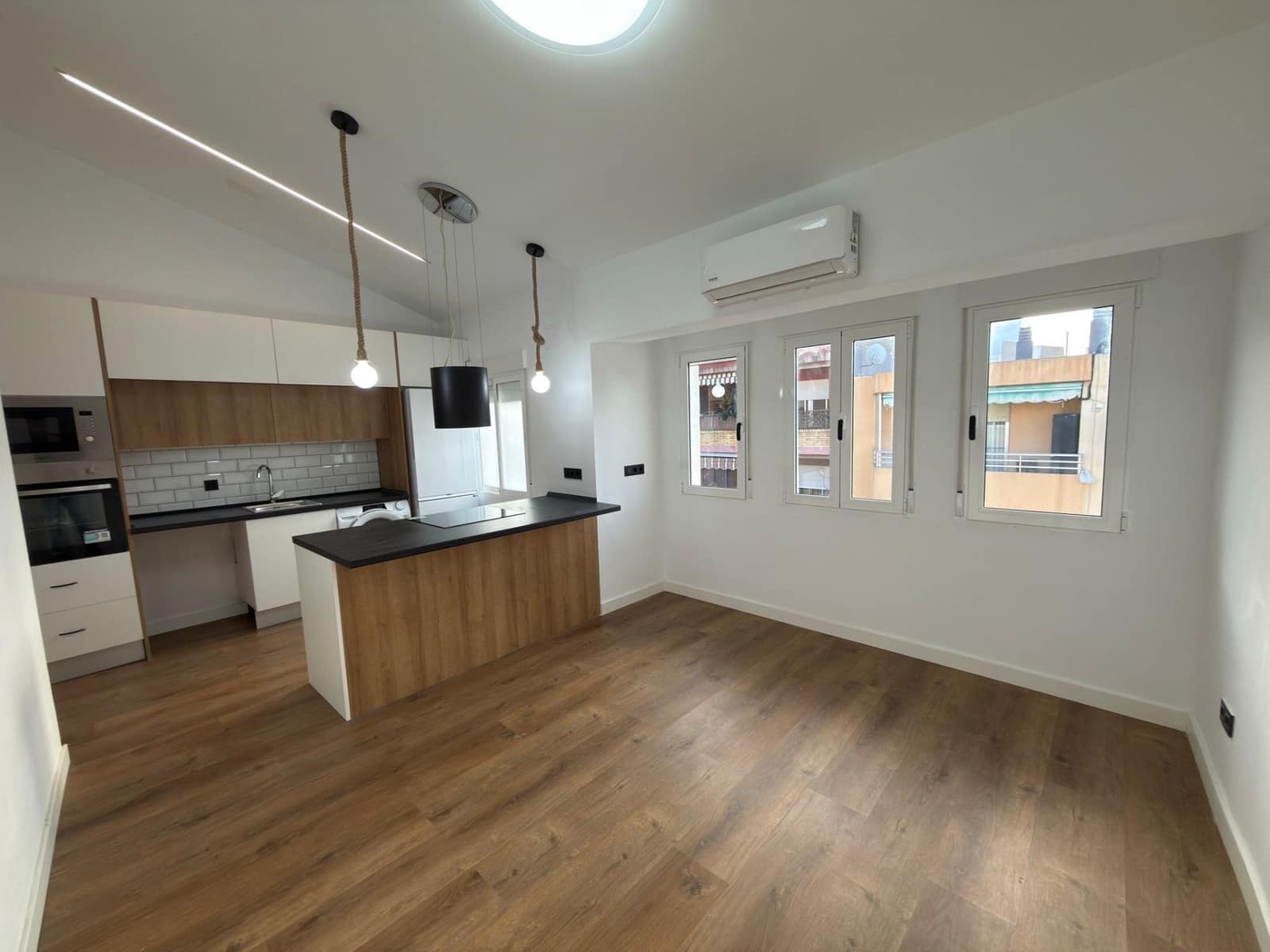 2 makuuhuone Asunto myytävänä paikassa Alicante kaupunki - 179 000 € (Ref: 9533954)