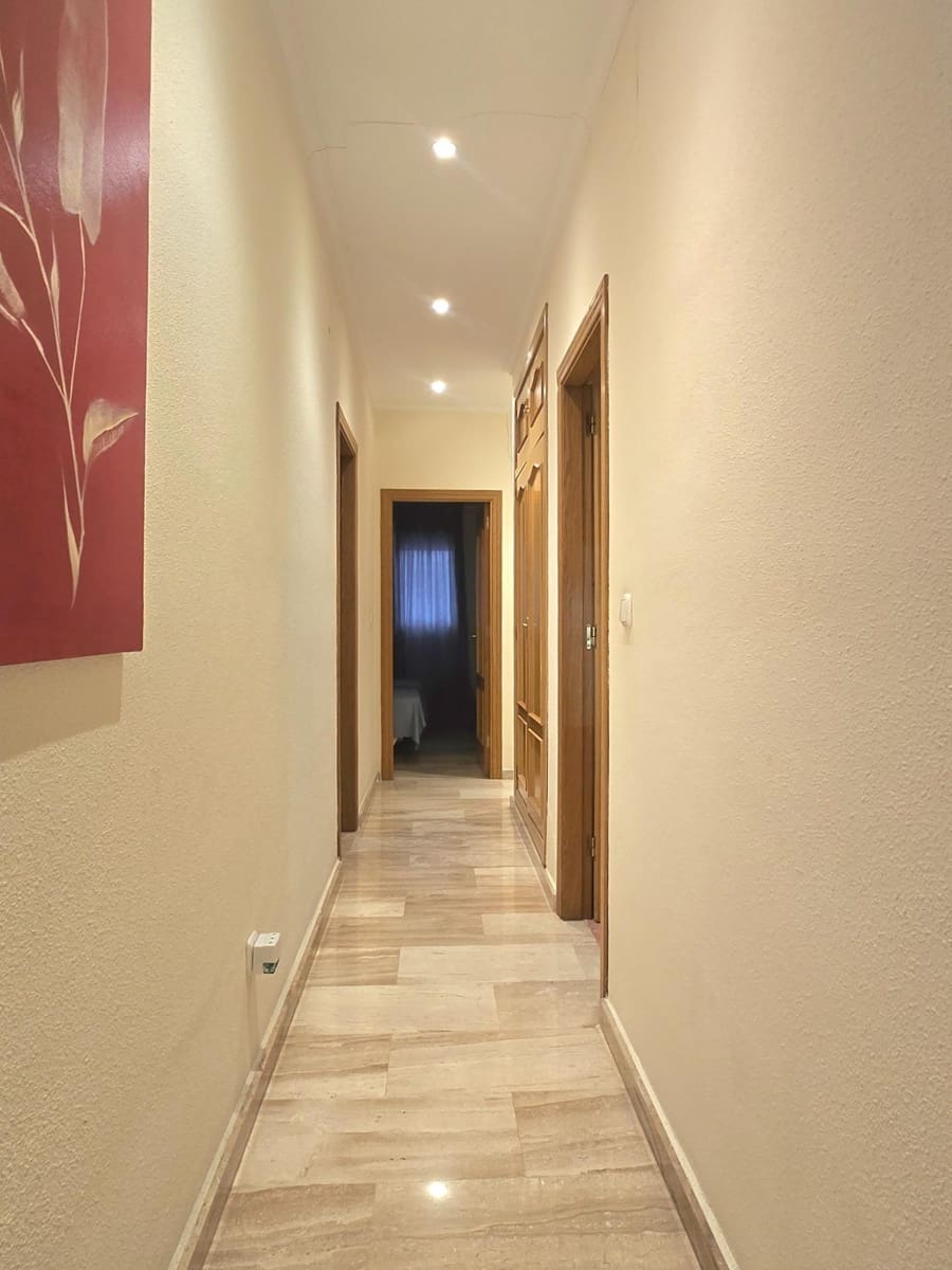 3 soveværelse Lejlighed til leje i Alicante by med garage - € 1.200 (Ref: 9569007)