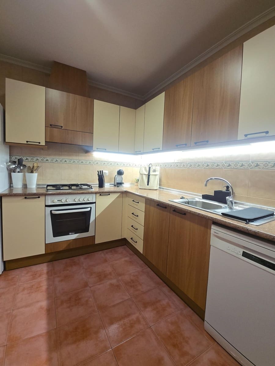 3 soveværelse Lejlighed til leje i Alicante by med garage - € 1.200 (Ref: 9569007)