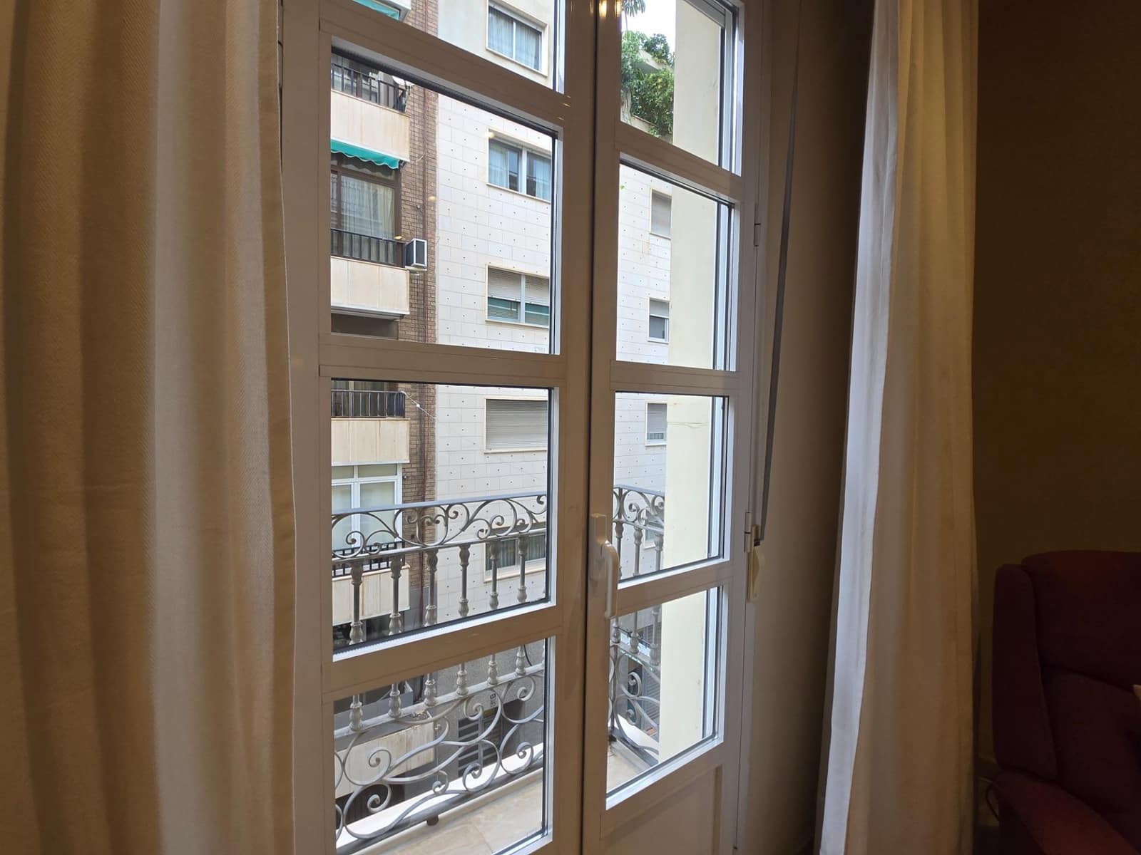 3 soveværelse Lejlighed til leje i Alicante by med garage - € 1.200 (Ref: 9569007)