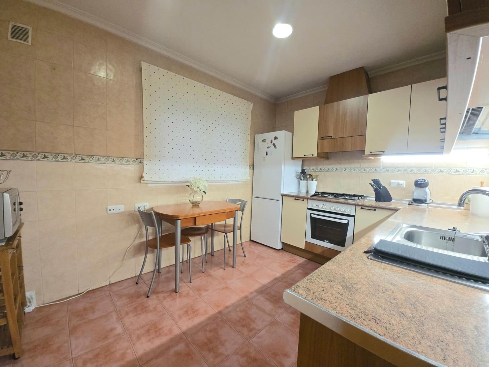 3 soveværelse Lejlighed til leje i Alicante by med garage - € 1.200 (Ref: 9569007)