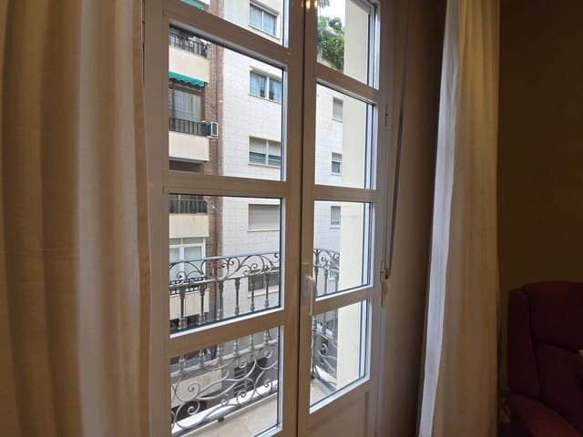 3 soveværelse Lejlighed til leje i Mercado, Alicante by med garage - € 1.200 (Ref: 9569007)