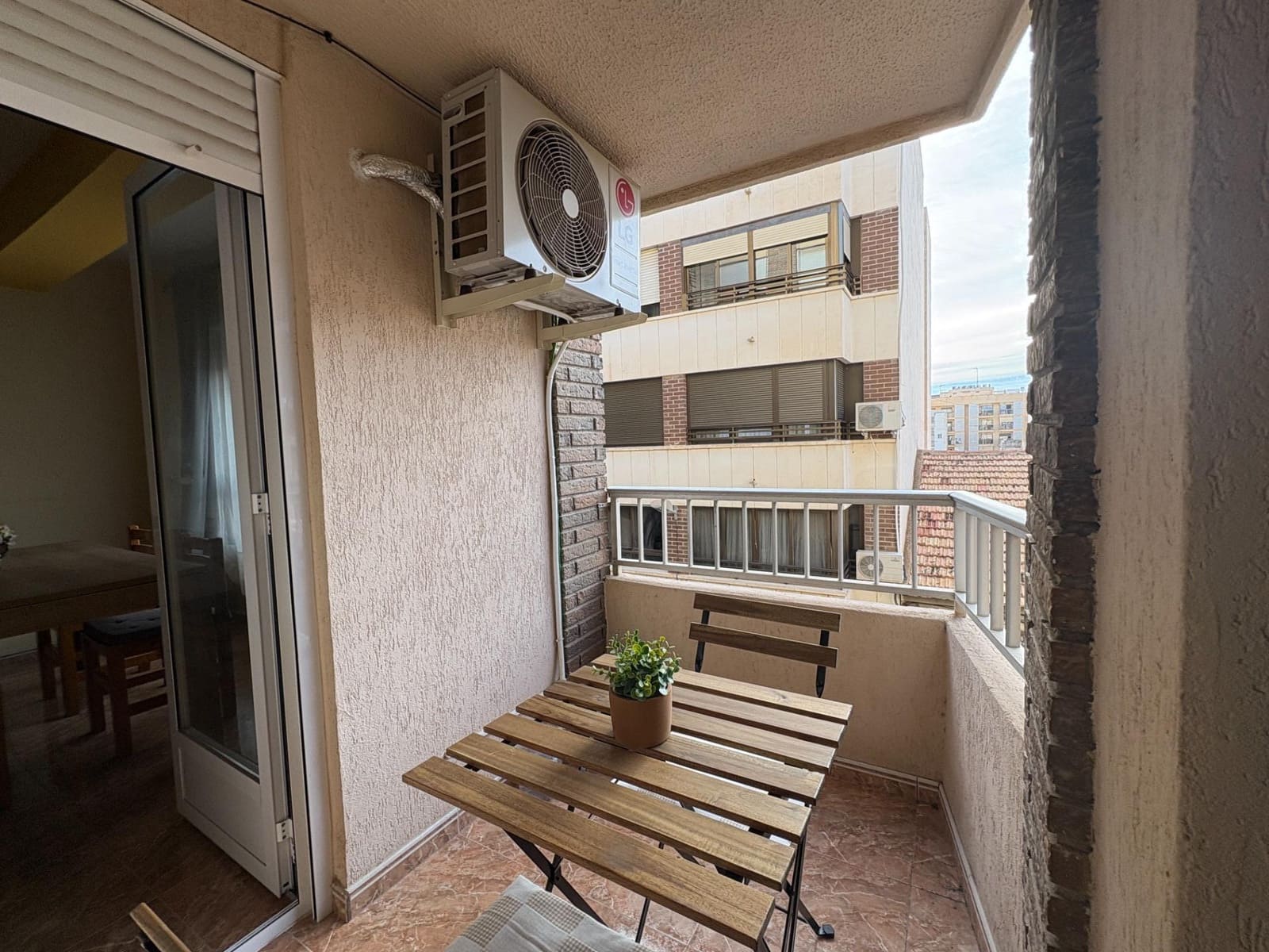 3 slaapkamer Flat te huur in San Juan de Alicante / Sant Joan d'Alacant - € 1.050 (Ref: 9571386)