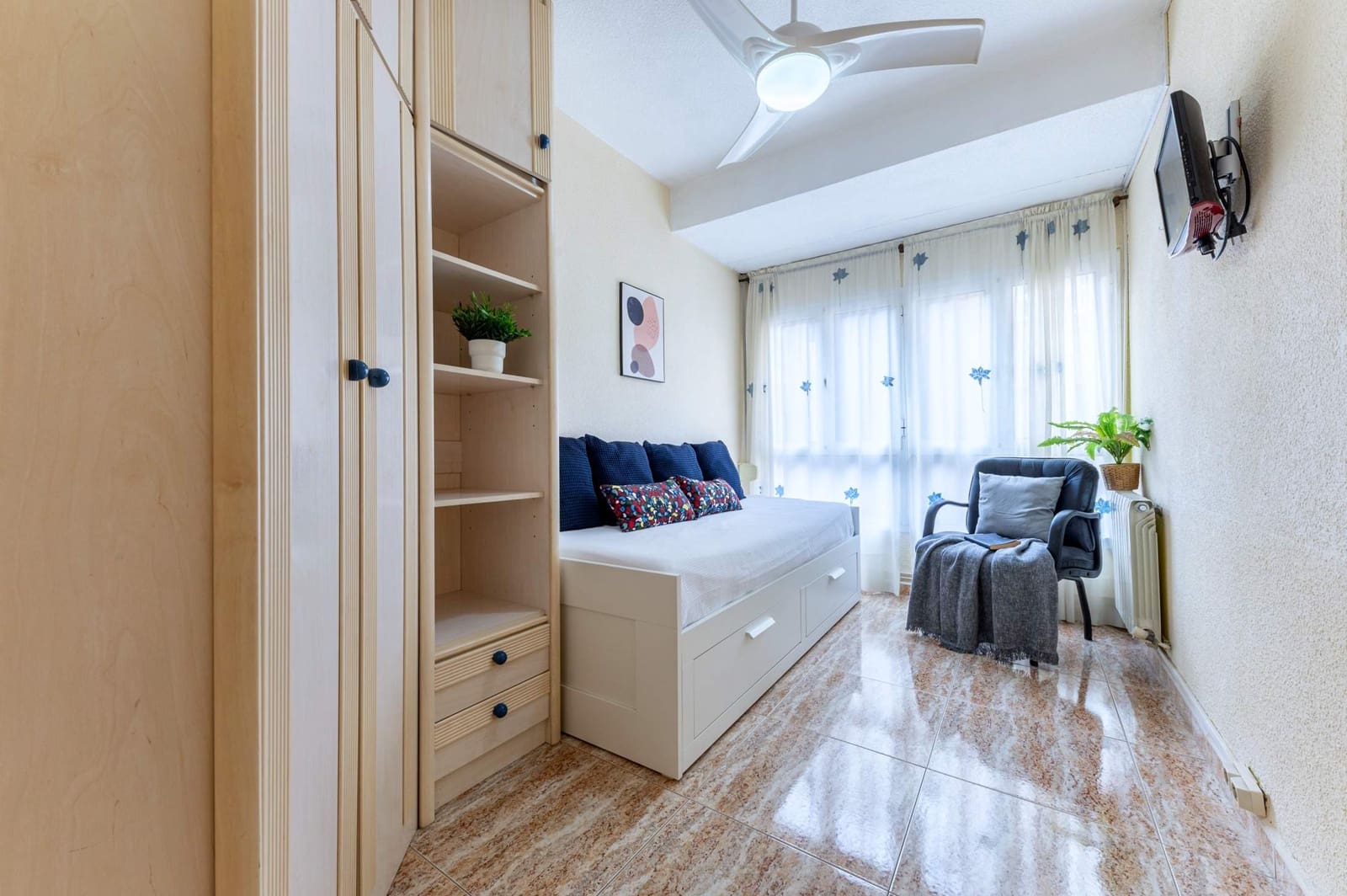 2 bedroom Flat for sale in Alicante / Alacant city - € 277,000 (Ref: 9591541)