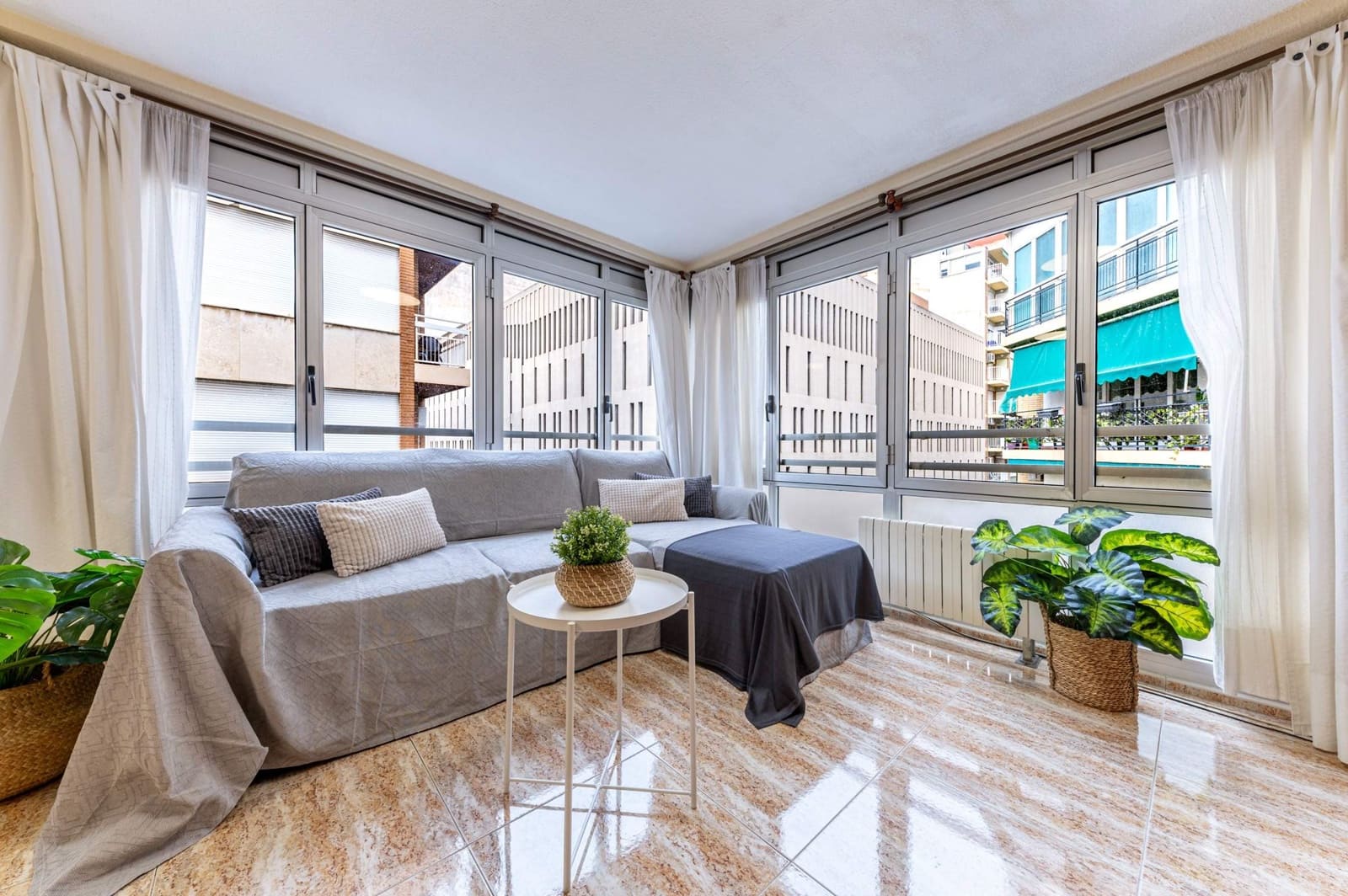 2 bedroom Flat for sale in Alicante / Alacant city - € 277,000 (Ref: 9591541)