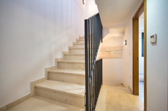 2 chambre Penthouse à vendre à Alicante ville avec piscine - 450 000 € (Ref: 9591550)