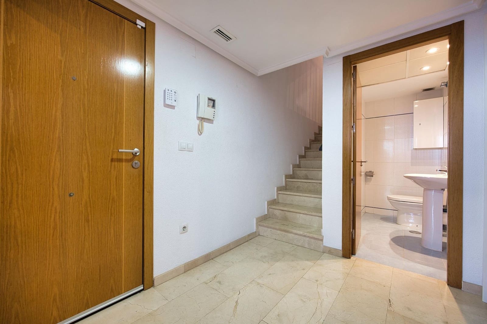 2 makuuhuone Kattohuoneisto myytävänä paikassa Alicante kaupunki mukana uima-altaan - 460 000 € (Ref: 9591550)