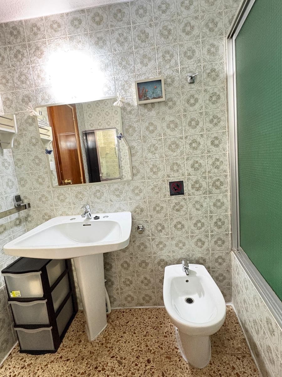 4 bedroom Flat for sale in Alicante / Alacant city - € 385,000 (Ref: 9605182)