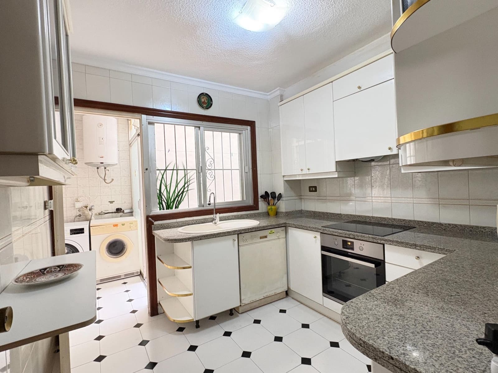 4 soveværelse Lejlighed til salg i Alicante by - € 385.000 (Ref: 9605182)