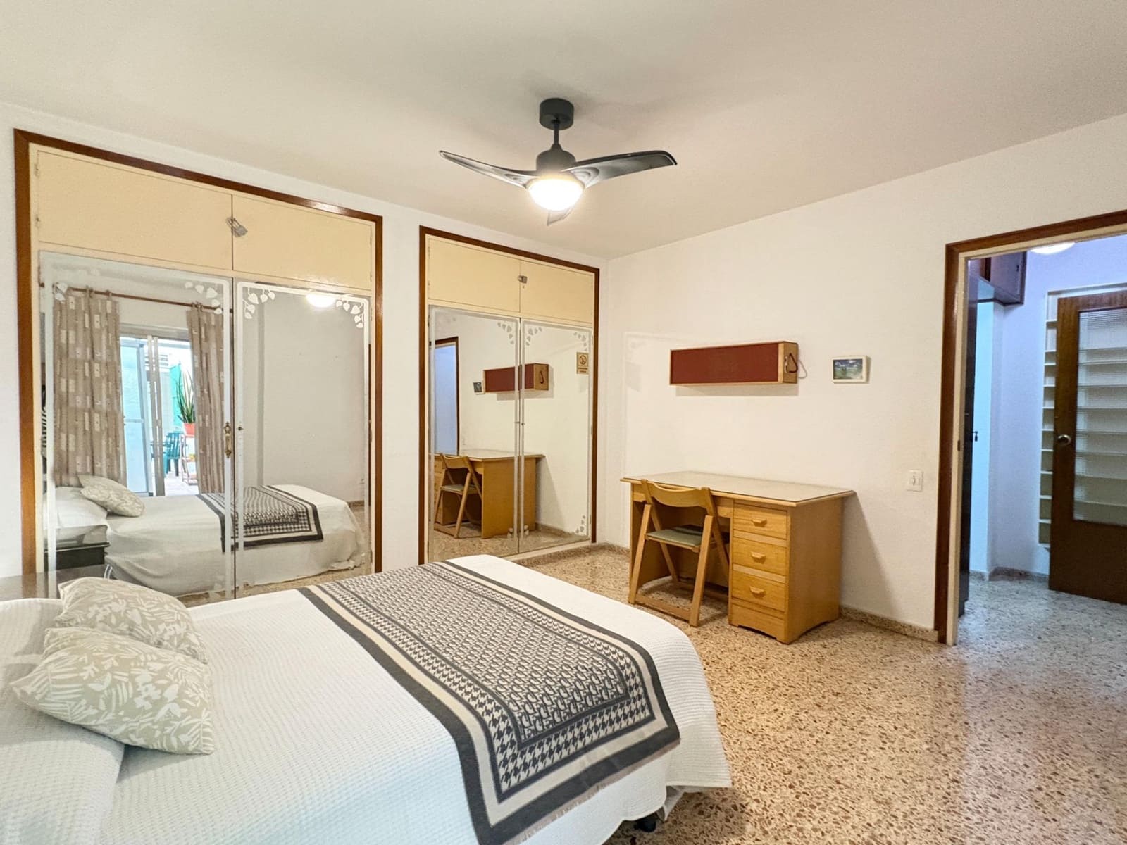 4 soveværelse Lejlighed til salg i Alicante by - € 385.000 (Ref: 9605182)