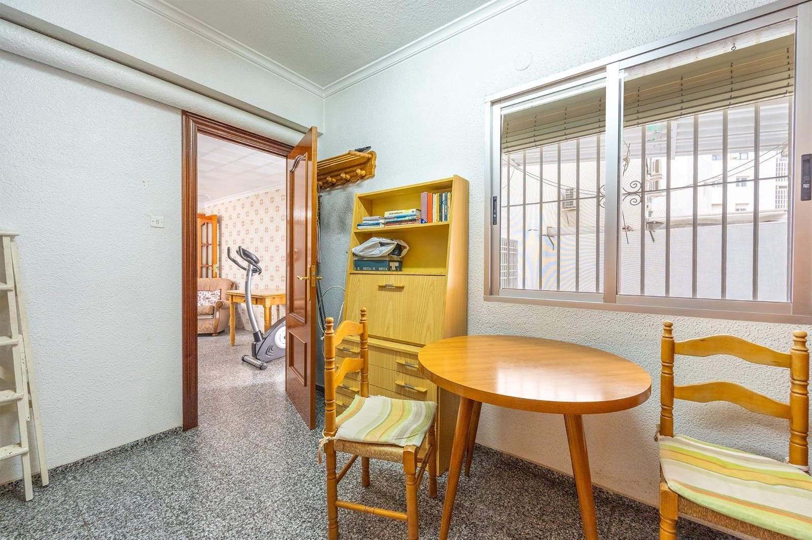 4 sovrum Lägenhet till salu i Alicante stad - 236 000 € (Ref: 9630291)