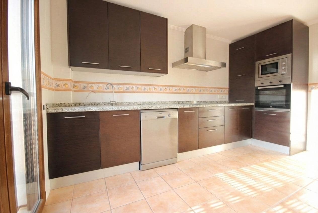 3 bedroom Villa for sale in Loma Bada with pool - € 295,000 (Ref: 9696298)
