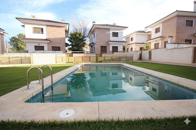 3 chambre Villa/Maison à vendre à Loma Bada, Petrel / Petrer avec piscine - 295 000 € (Ref: 9696298)