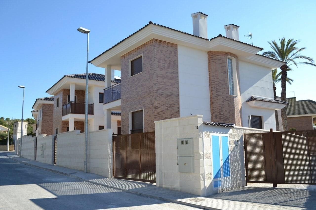 3 bedroom Villa for sale in Loma Bada with pool - € 295,000 (Ref: 9696298)