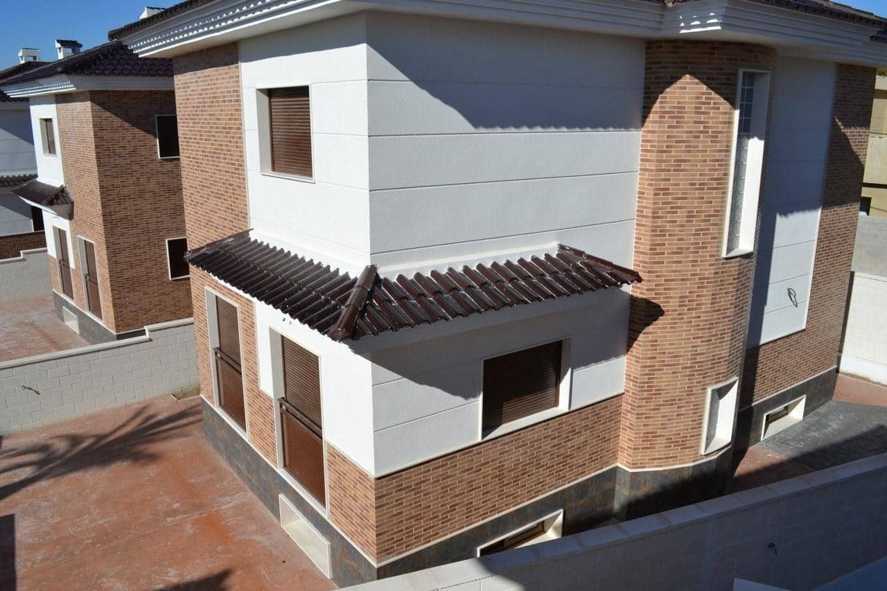 3 bedroom Villa for sale in Loma Bada with pool - € 295,000 (Ref: 9696298)