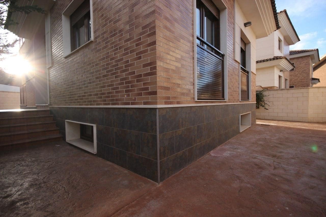 3 bedroom Villa for sale in Loma Bada with pool - € 295,000 (Ref: 9696298)