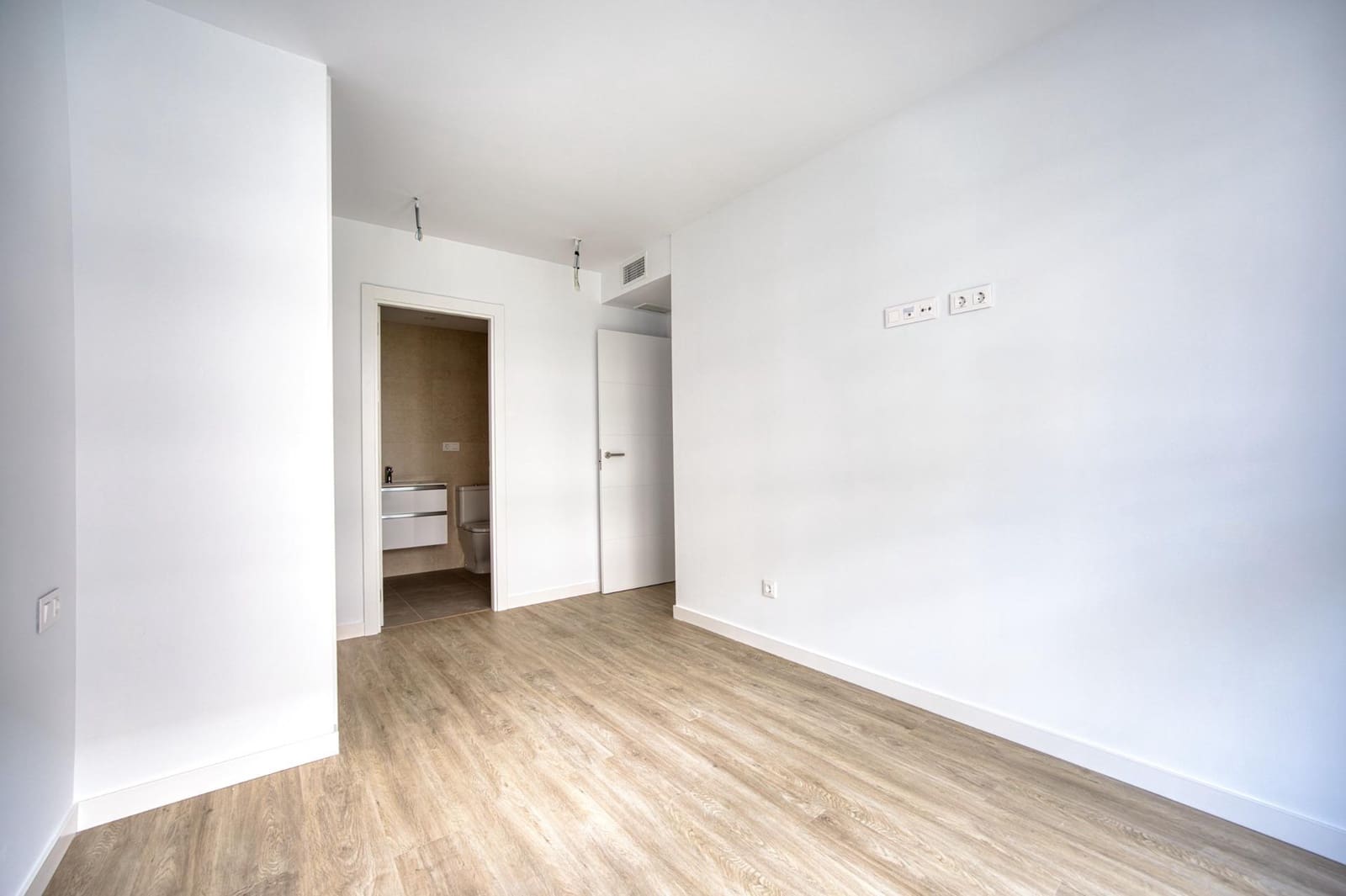 3 sypialnia Mieszkanie na sprzedaż w Miasto Alicante / Alacant z basenem garażem - 369 000 € (Ref: 9773281)