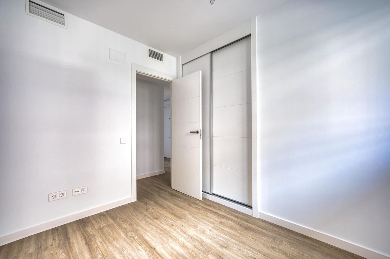 3 sypialnia Mieszkanie na sprzedaż w Miasto Alicante / Alacant z basenem garażem - 369 000 € (Ref: 9773281)