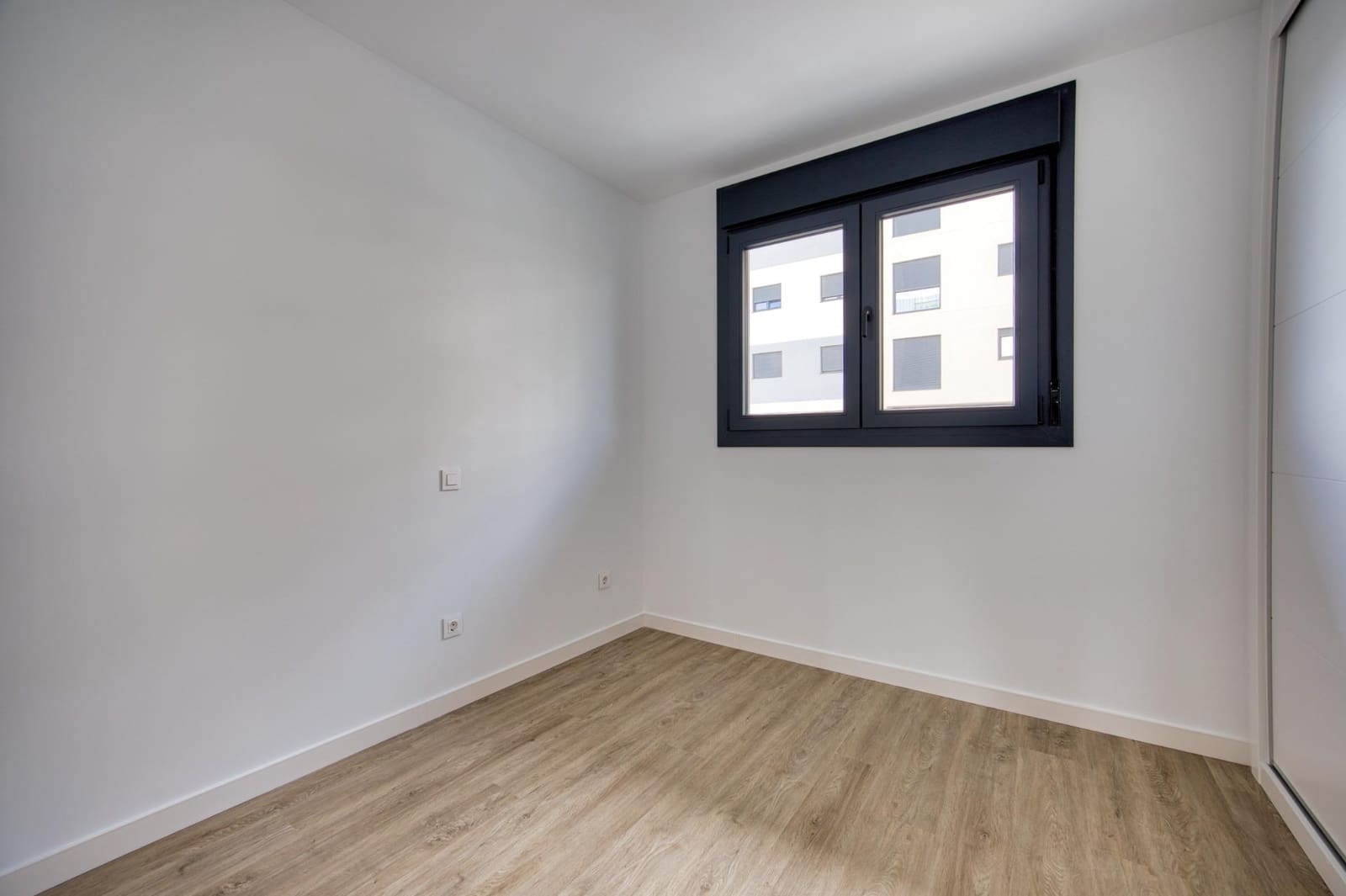 3 sypialnia Mieszkanie na sprzedaż w Miasto Alicante / Alacant z basenem garażem - 369 000 € (Ref: 9773281)