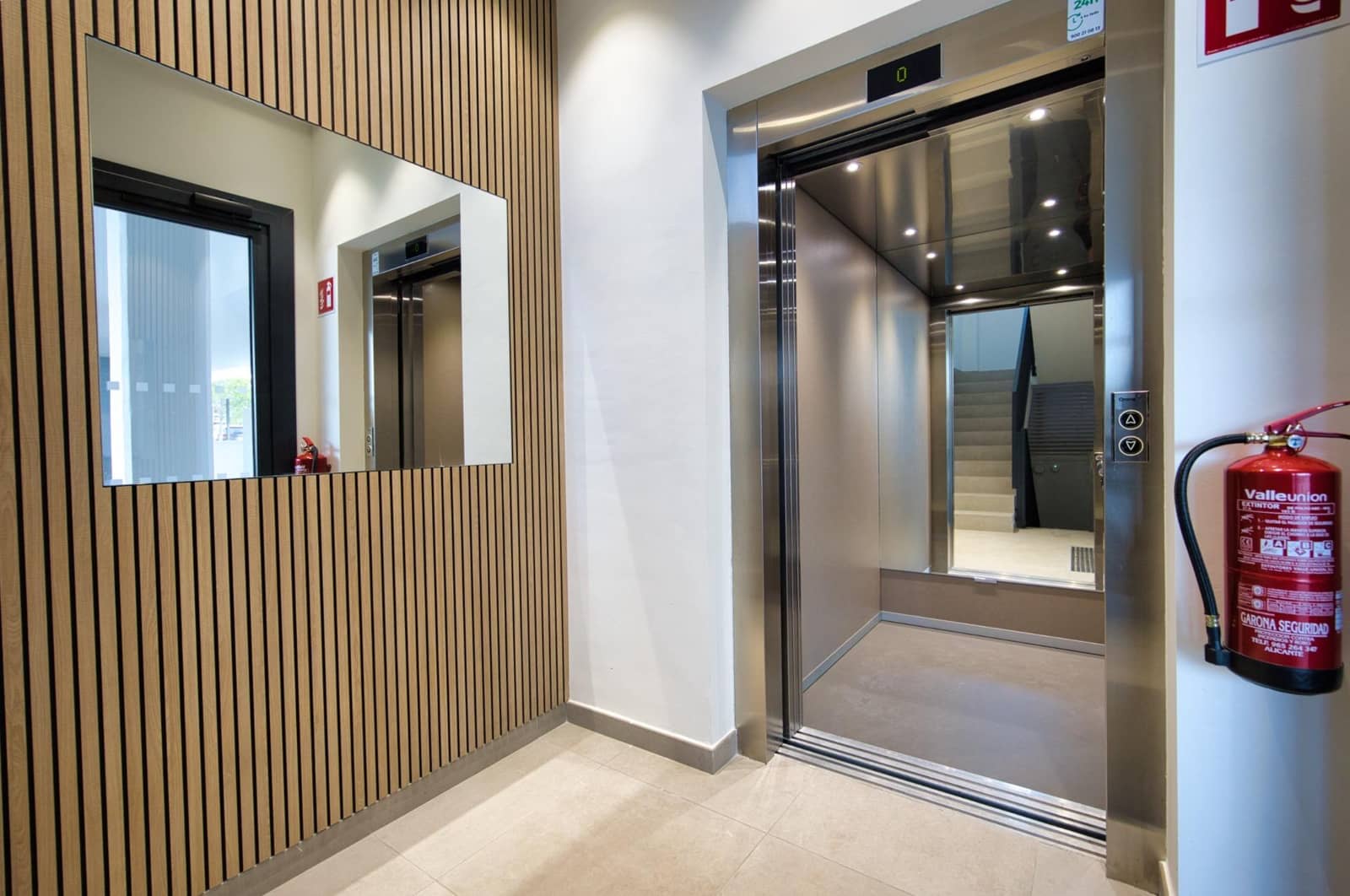 3 sypialnia Mieszkanie na sprzedaż w Miasto Alicante / Alacant z basenem garażem - 369 000 € (Ref: 9773281)