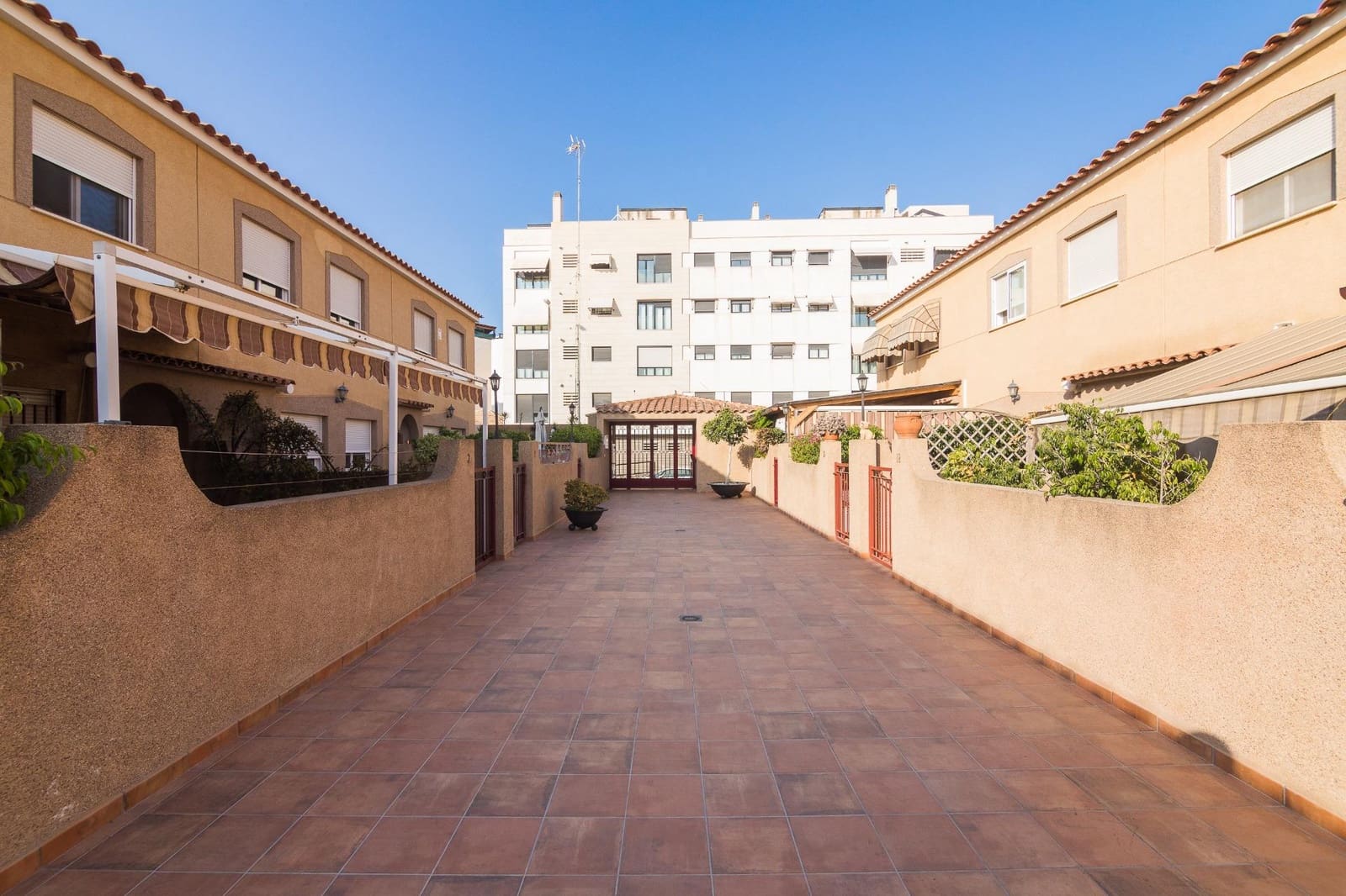 3 bedroom Bungalow for sale in San Juan de Alicante / Sant Joan d'Alacant with garage - € 399,500 (Ref: 9773283)