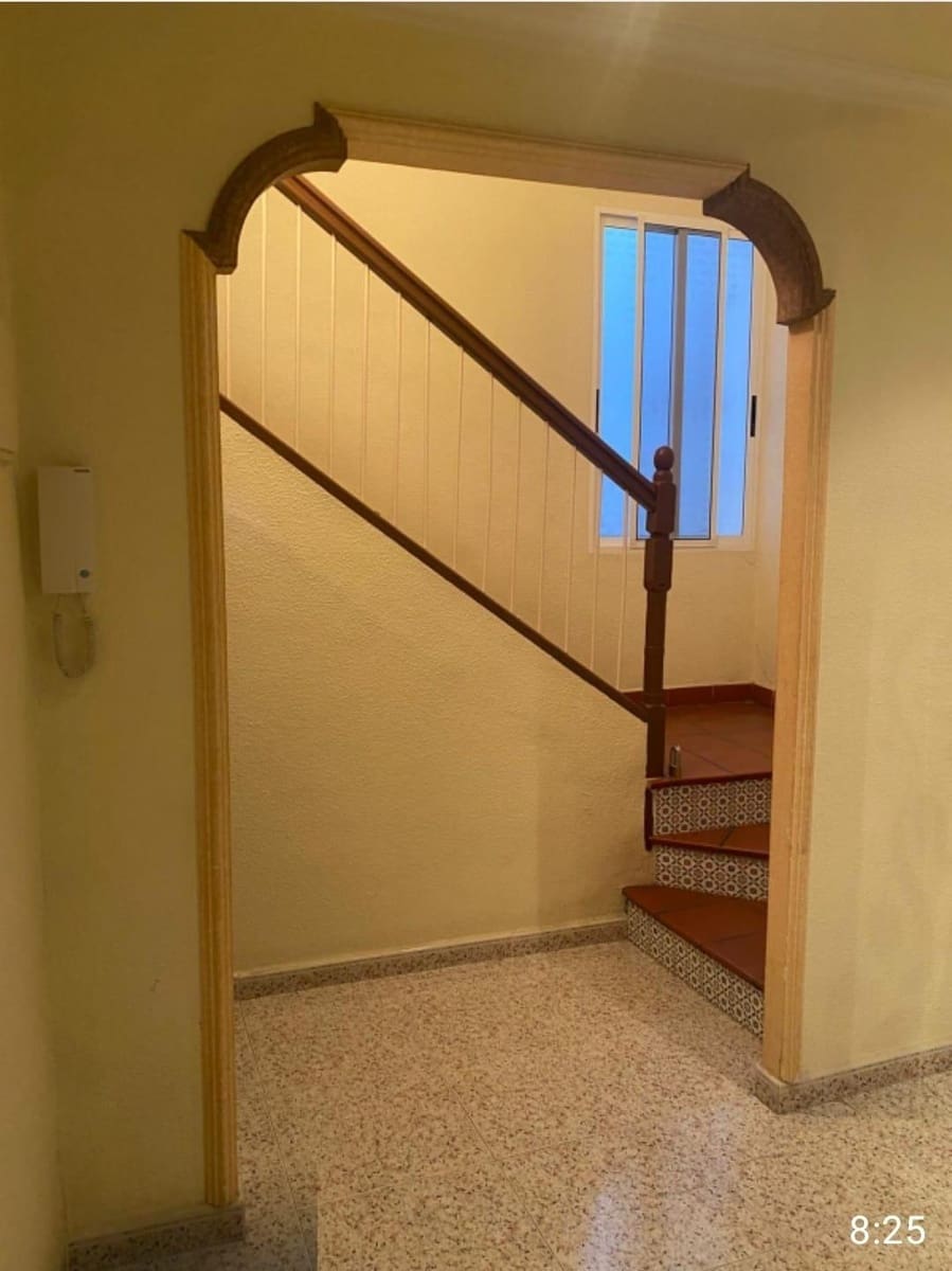 4 bedroom Apartment for sale in Petrel / Petrer - € 79,500 (Ref: 9794873)
